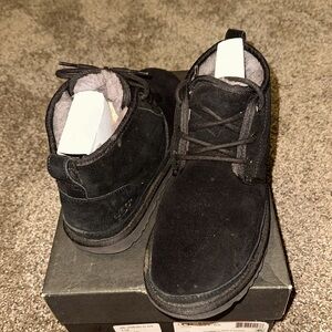 Gently used Men’s Uggs